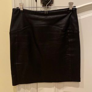Maggie Ward Women's black, stretch leather mini skirt